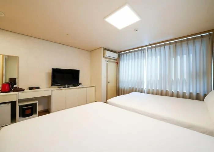 Aventree Yeouido 3*